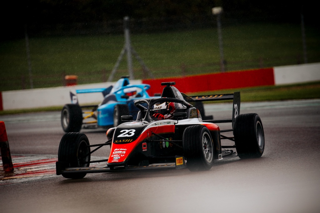 Luca Magnussen tilfreds med debutsæson i formelmesterskab.
(Foto: Luca Magnussen)